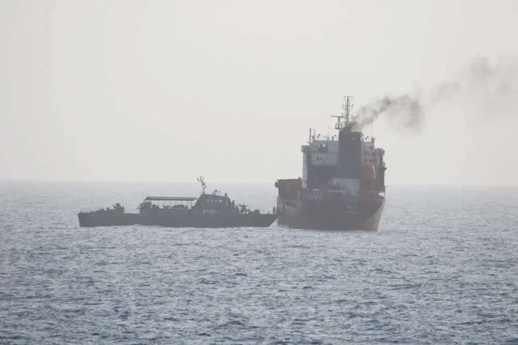 Iran forces seizing a tanker