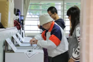 Photo of a person voting in Taiwan elections