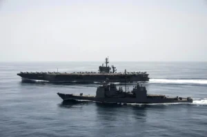US Navy boats patrolling to prevent Yemeni Houthi rebels attack
