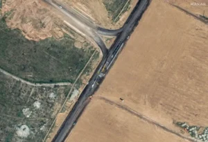 Satellite image of the site of construction.